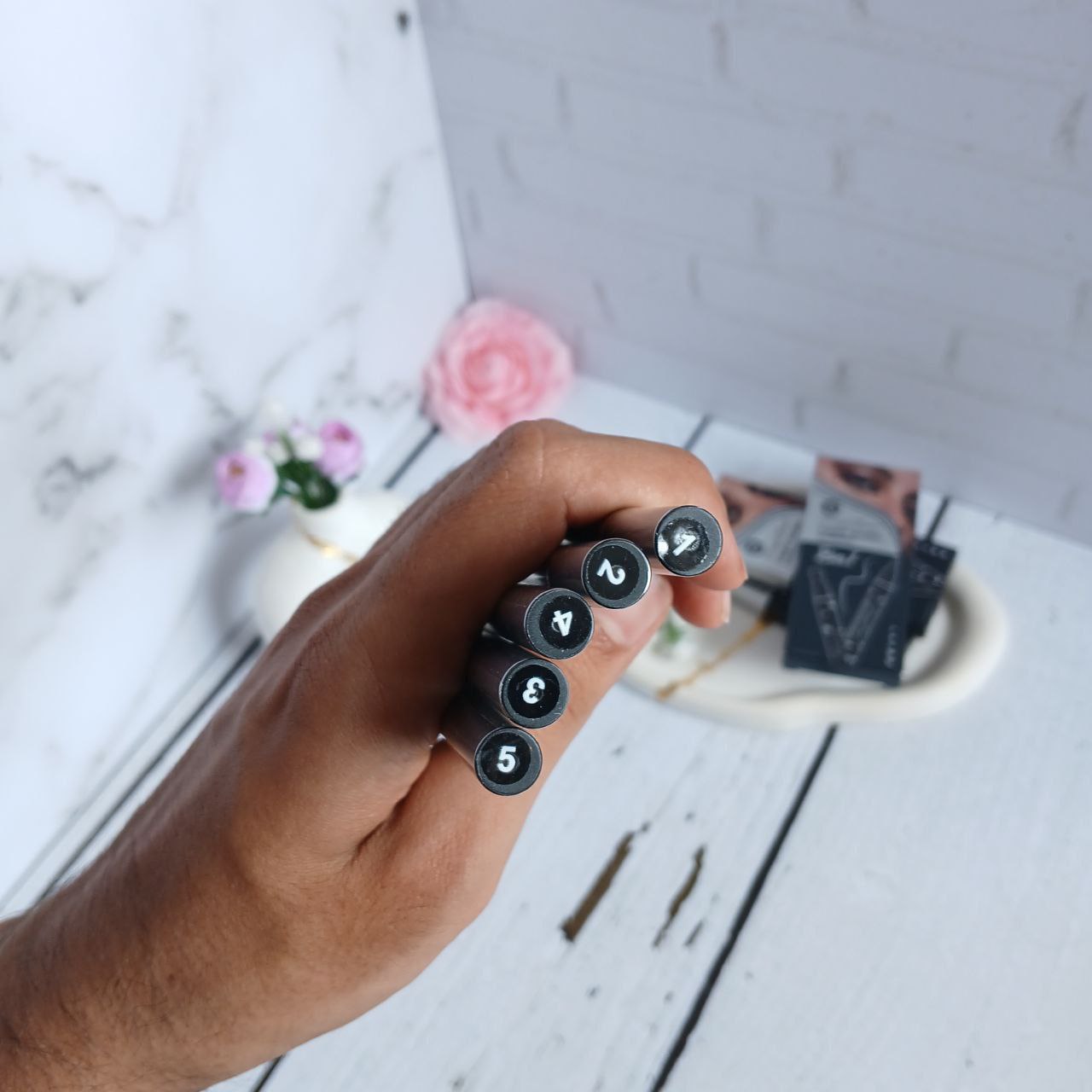 خط چشم دوطرفه ماژیکی