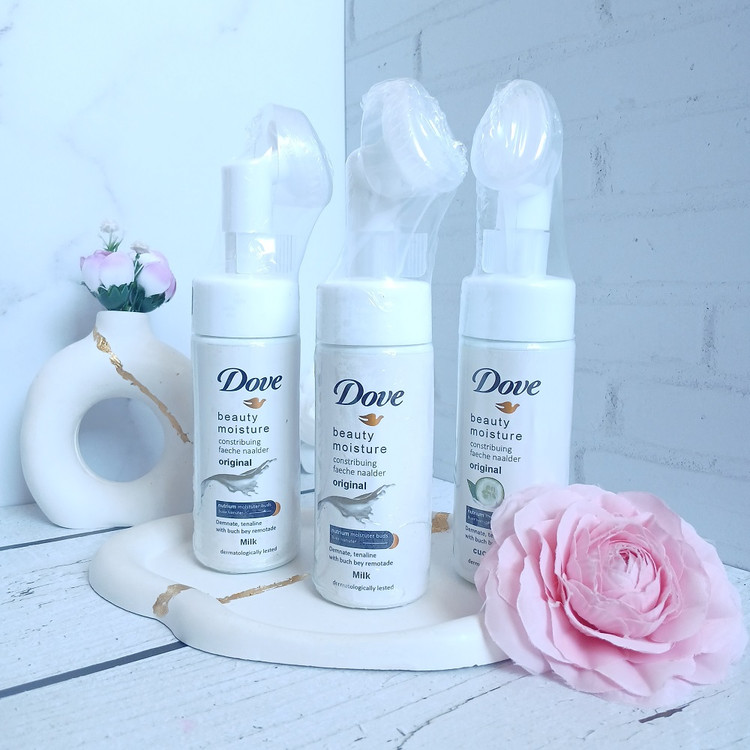 فیس واش فومی براش دار داو (dove)